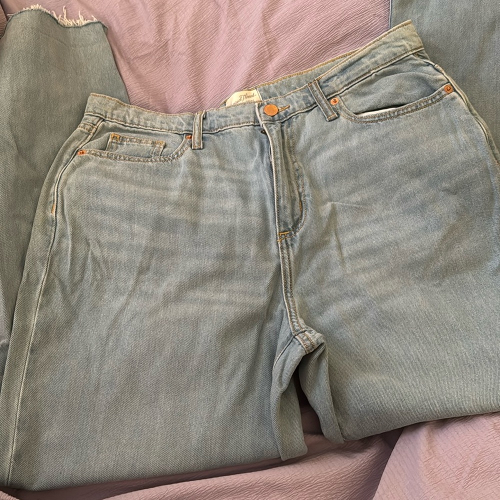 Universal thread distressed boyfriend jeans